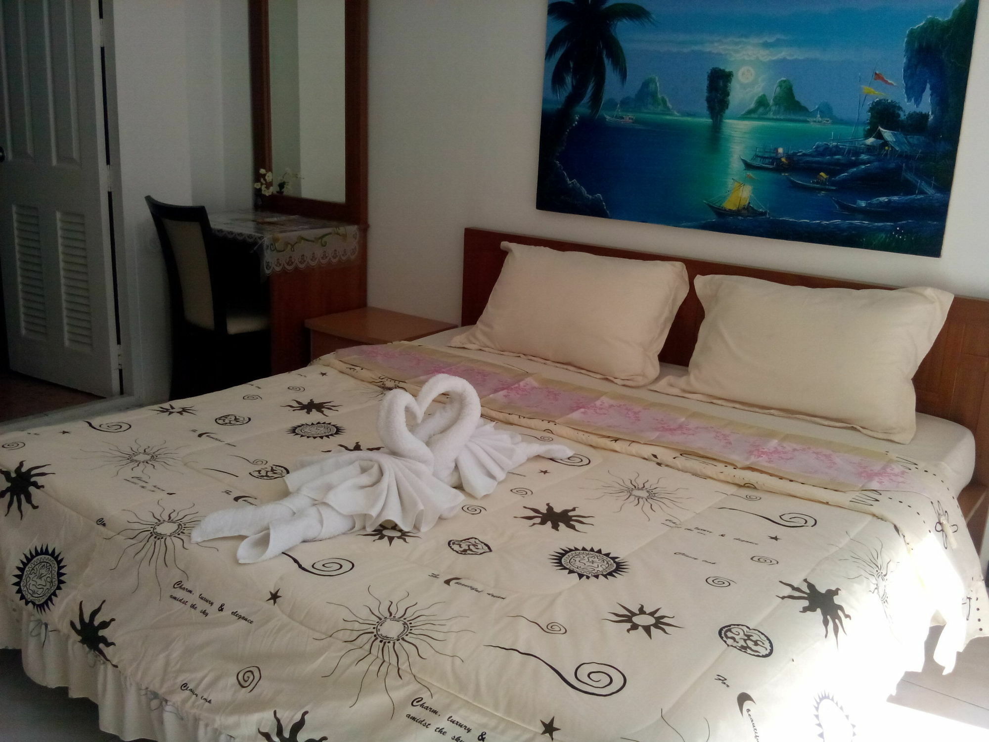 Sunshine Guesthouse Patong Eksteriør billede